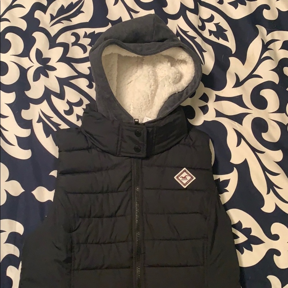 Women’s Hollister Sherpa Lined Hoodie Vest NWT!